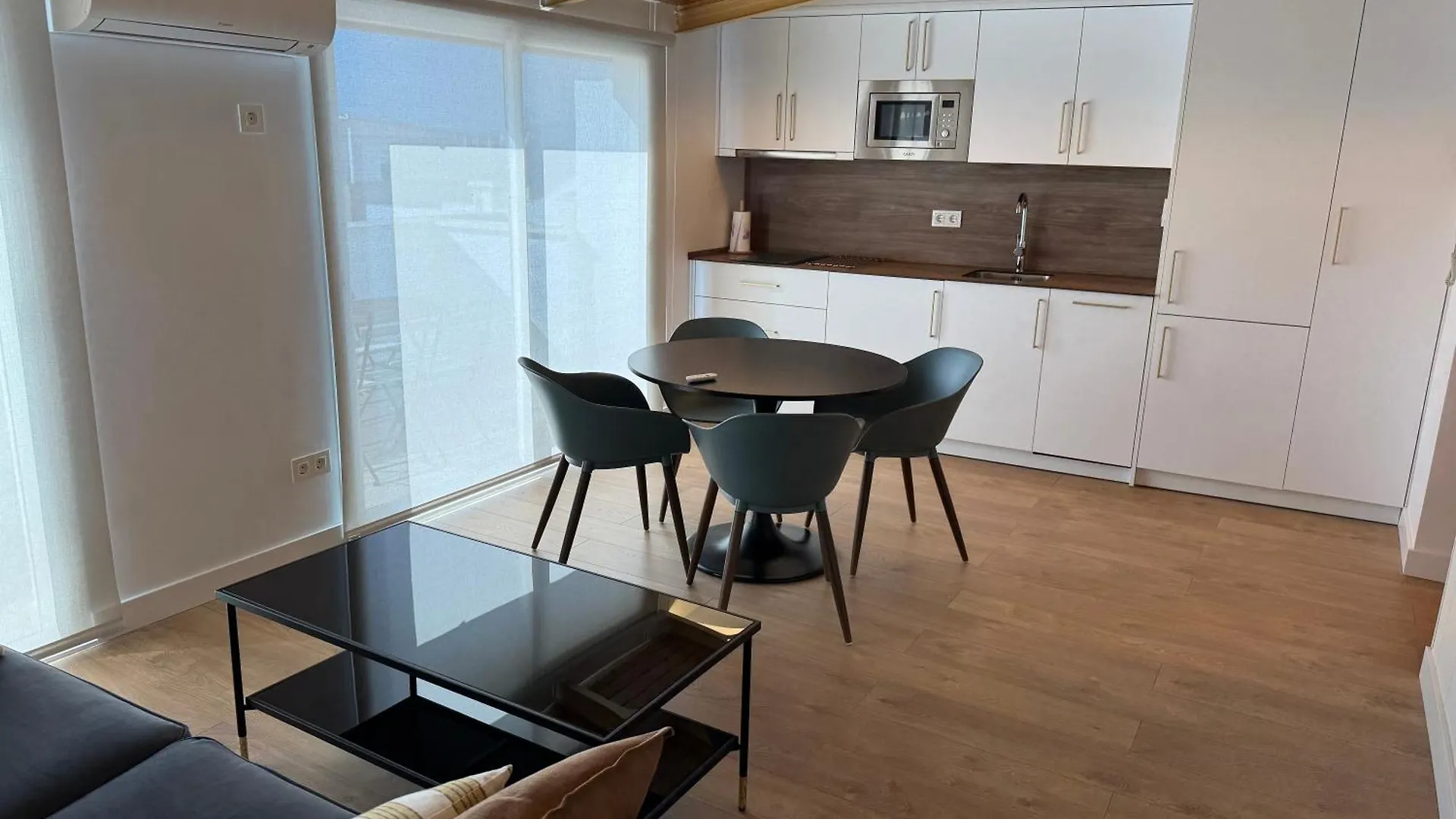 Apartamentos Pedregalejo Beach Playa مالقة 0*,  إسبانيا